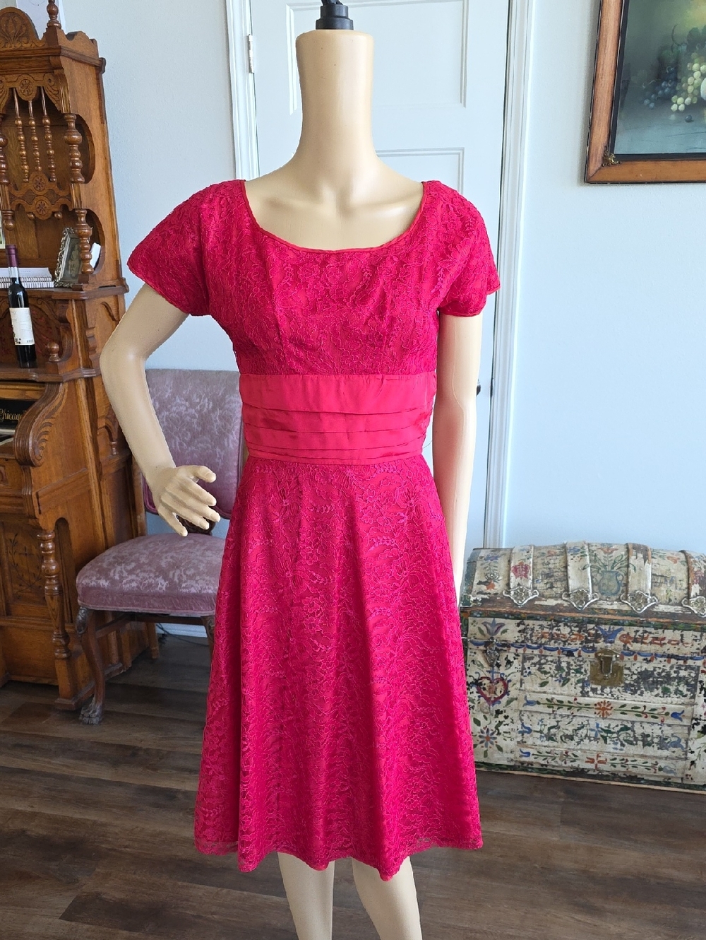 1950s Red Lace Scoop-Neck Midi Dress